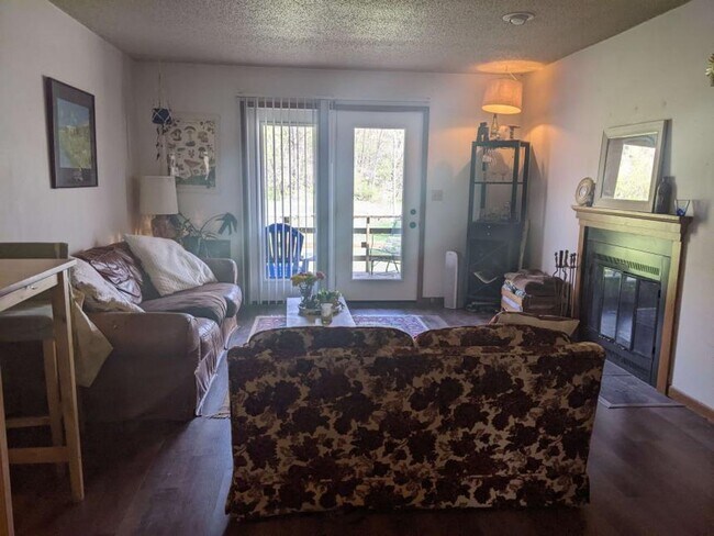 Photo - 3 Bedroom, 2 Bath Duplex in North Side Iowa City