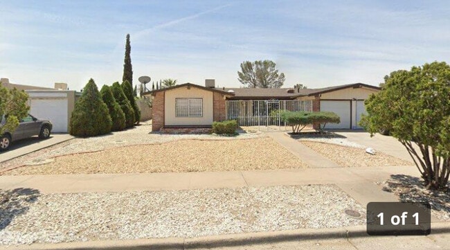 Building Photo - 10608 Lakewood Ave Rental