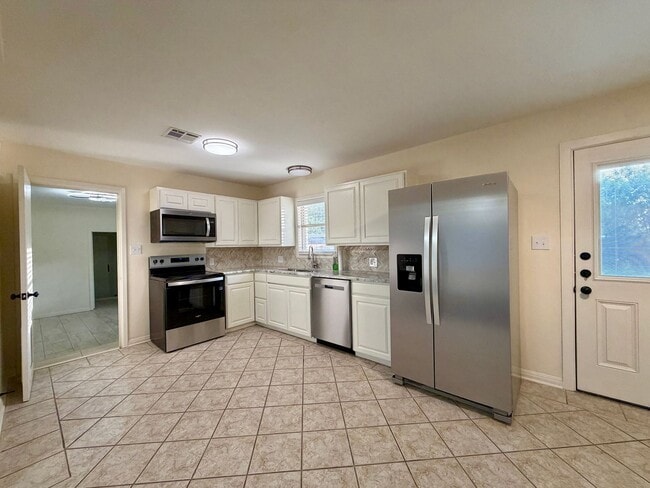 Photo - 696 Bosque Ln