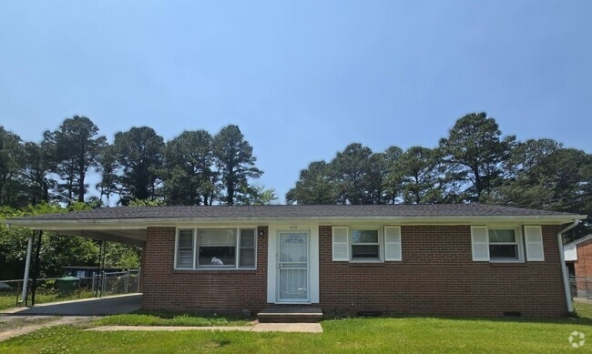 Building Photo - 3 bedroom in Petersburg Rental