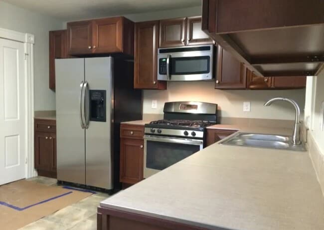 Building Photo - 1310 Mifflin St Unit Apt 1