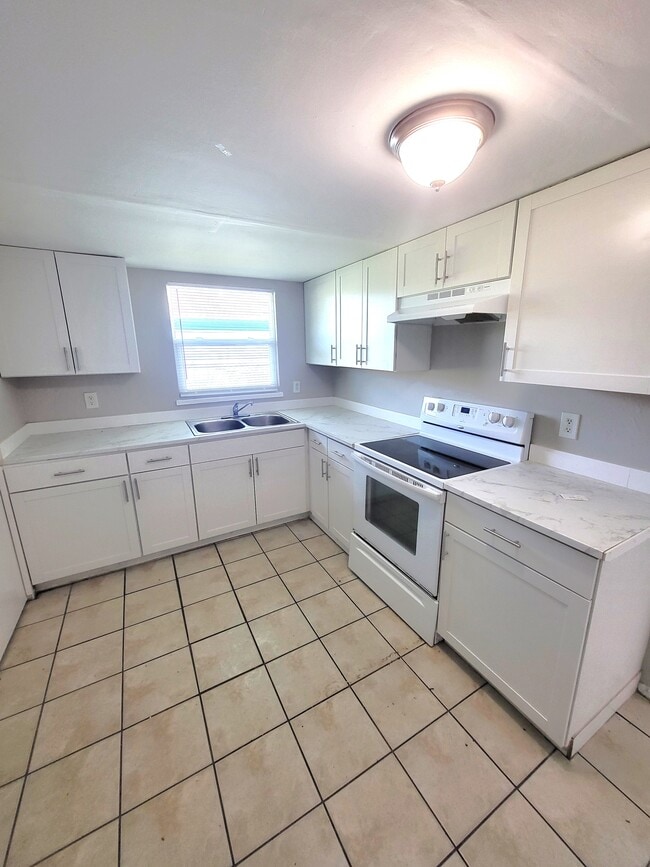 Building Photo - 4130 Washington Ave Unit 4130