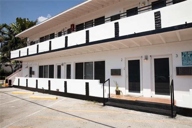 Photo - 345 85th St Unidad 7