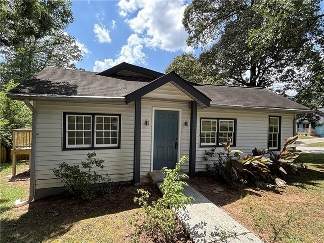 Photo - 2469 Glynn Dr SE