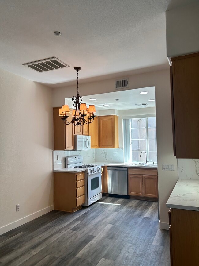 1867 Fargo Ln Unit Fargo Ln