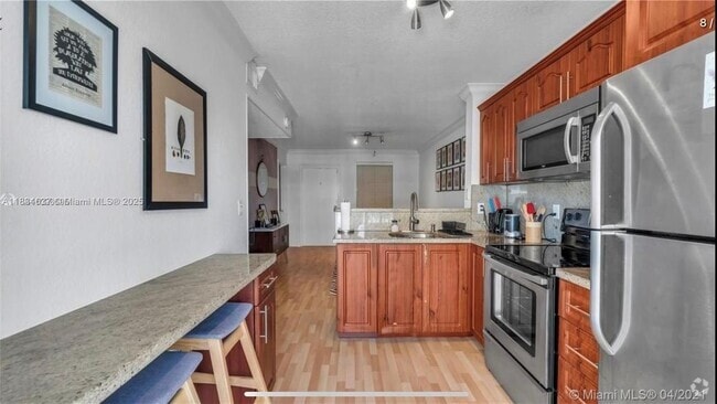 Building Photo - 2575 SW 27th Ave Unit 507 Rental