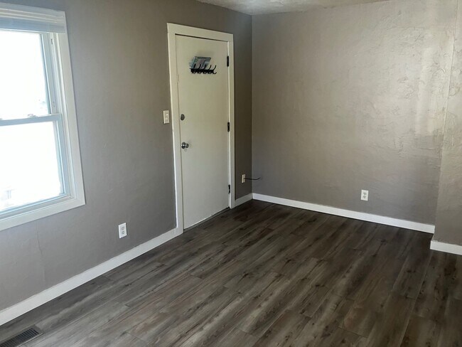 Photo - 3309-3313 Main St Unit 3309 Main St