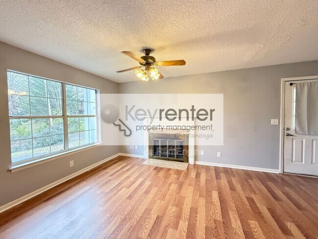 Photo - 208 Cliftview Dr