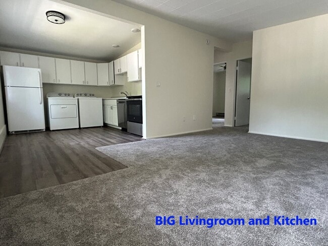 Livingroom - 408 Montgomery Ave