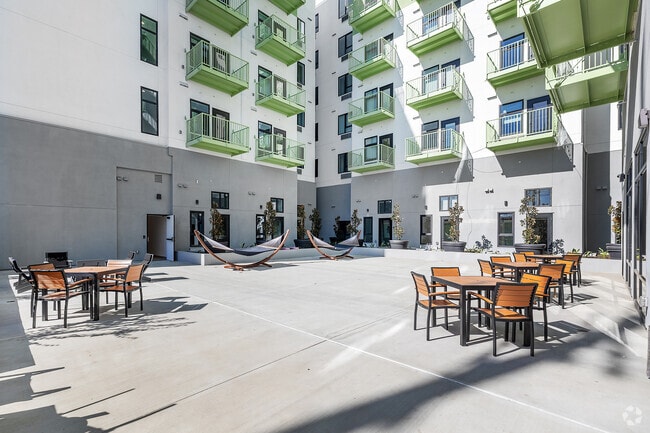 Courtyard - The Parkline