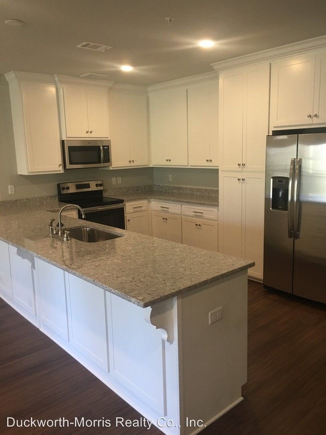 Photo - 1110 Riverside Dr