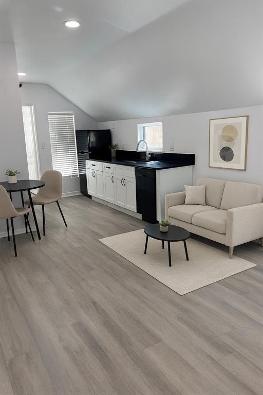 Photo - 306 E Hughbert St Unidad 1/2 B