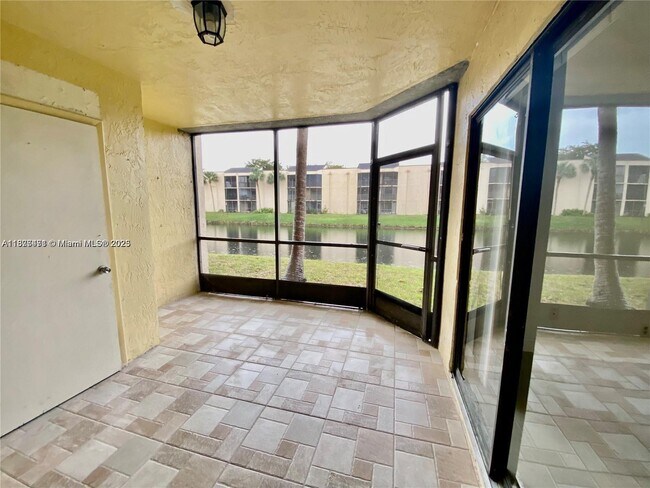 Photo - 3199 Foxcroft Rd Unidad 113