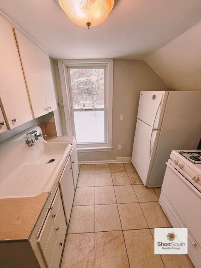 Photo - 1450 Barclay St Unit 1450 Barclay St.  2