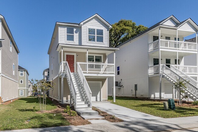 Photo - Charming 3-Bed Oasis with 2.5 Baths in Bea...