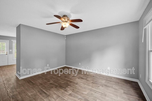 Photo - 2744 White Oak Ln