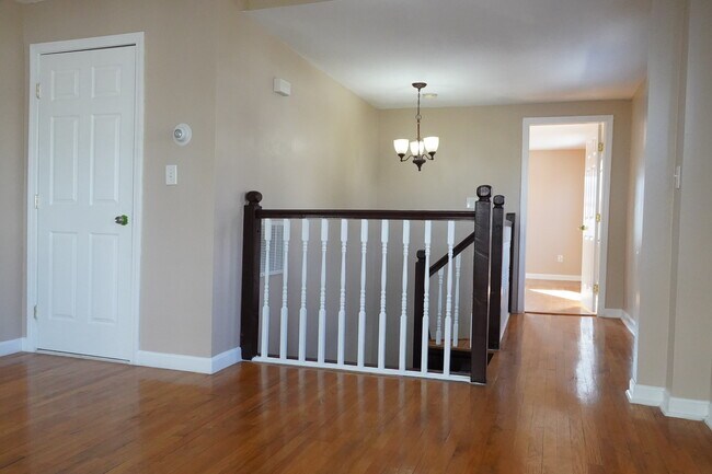 Photo - 14 School St Unidad B