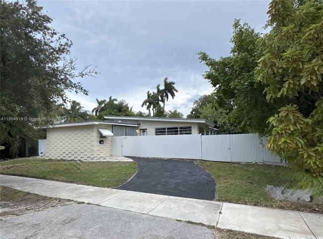 Building Photo - 1022 NE 82nd Terrace Rental