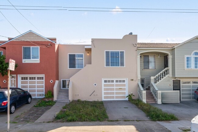 Building Photo - Move in. Feel at Home.