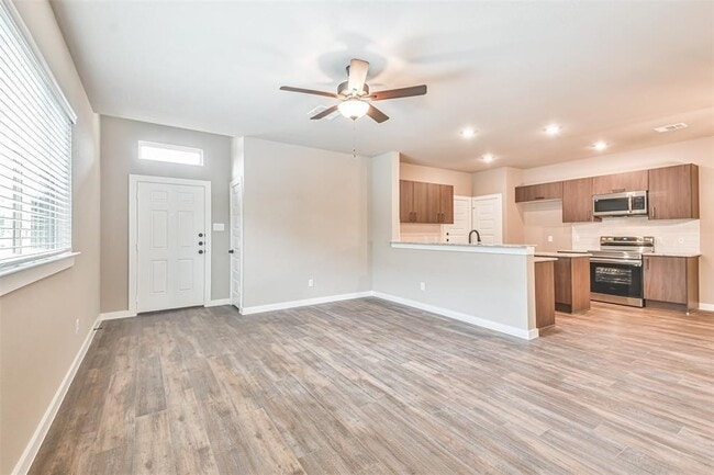 Photo - 9896 Grosbeak Ln