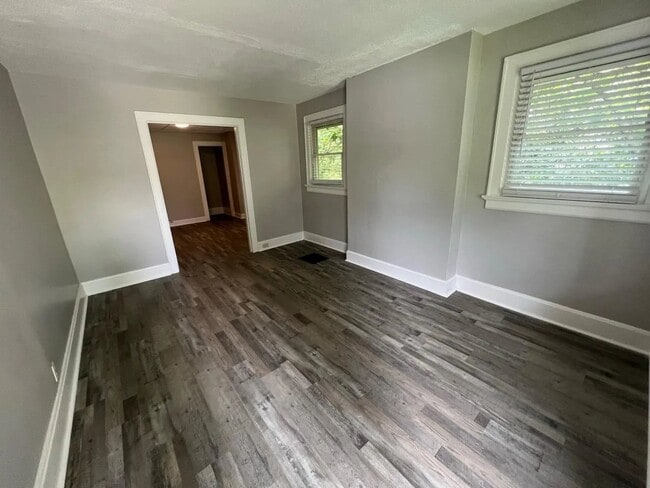 Photo - 4130 Talbert St