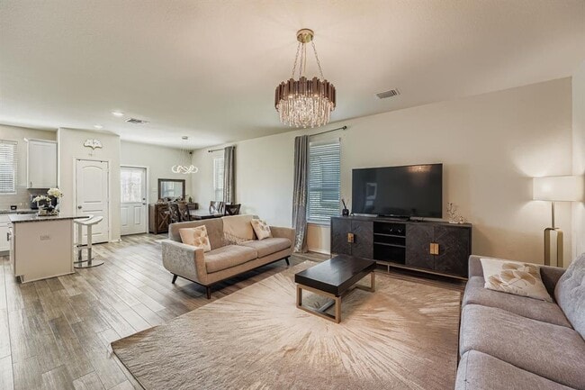 Photo - 144 Gunther Way