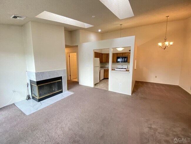 Photo - 31 Dartmouth Way