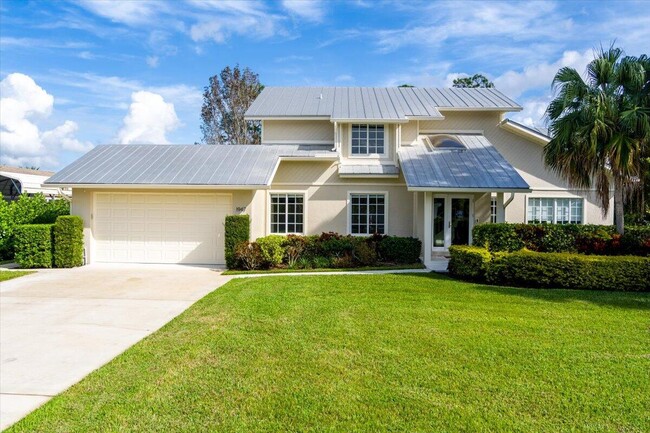 Building Photo - 1947 NW Palmetto Terrace Rental