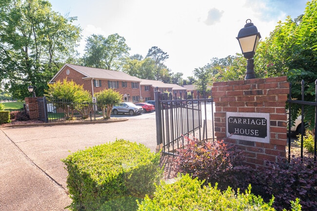 Photo - 315 McBrien Rd