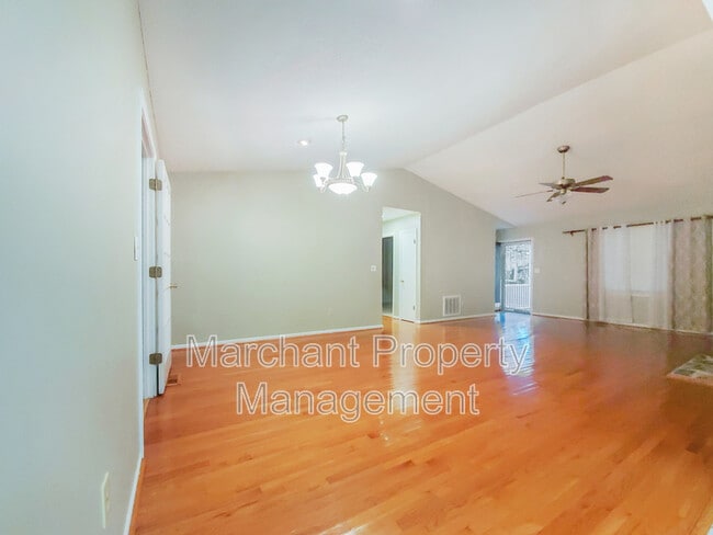 Photo - 106 Setters Ct