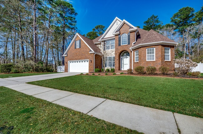 Photo - 3571 Brampton Dr
