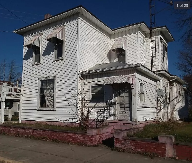 Photo - 207 N Main St