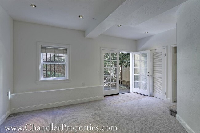 Photo - 3217-21 Gough Street Apartments Unit 3217