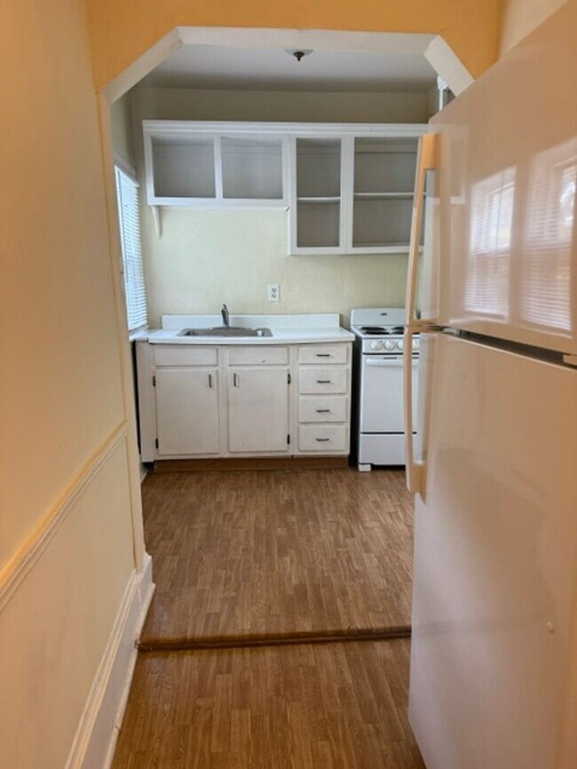 Photo - Studio apartment in Historical Burlington Unit B