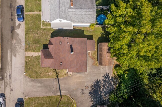 Photo - Stunning 4 Bedroom home in North Versailles available January 15!