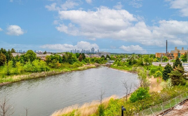 Photo - 2495 Eglinton Av W