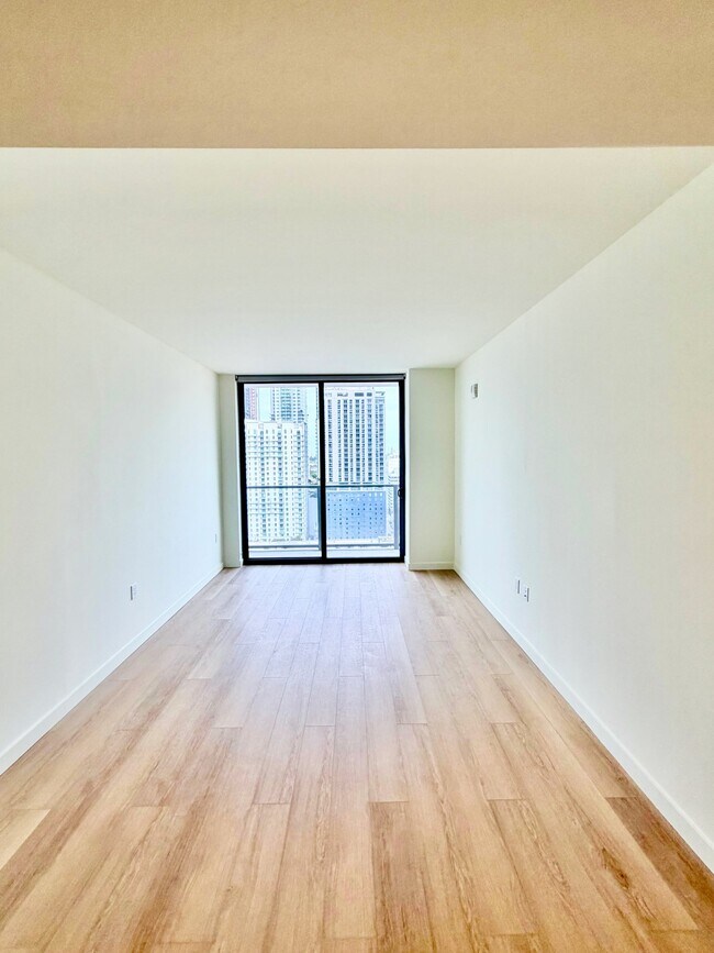 141 NE 2nd St Unit 1001