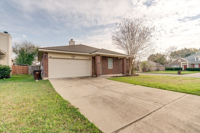 Photo - 2300 Wisteria Way