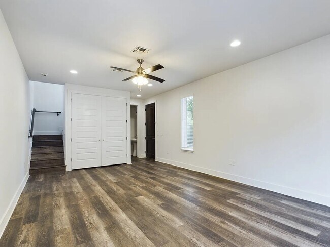 Photo - East Riverside newer freestanding condo