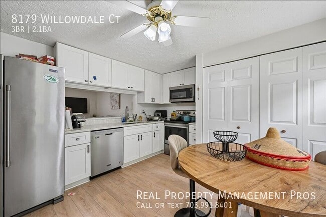 Photo - 8179 Willowdale Ct