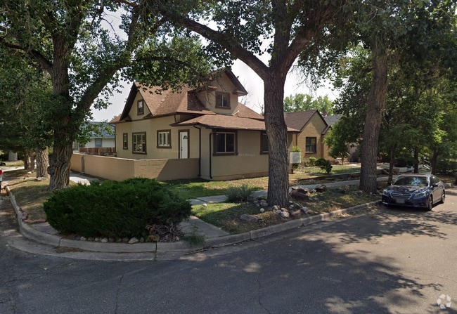 Building Photo - 2221 Maxwell Ave Rental