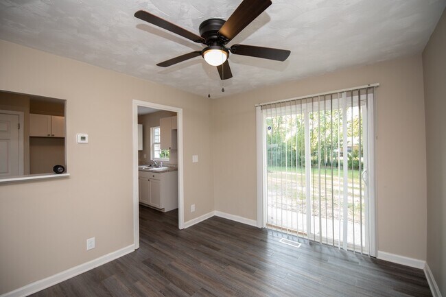 Photo - Tri-Level, move in ready home in Lawrence IN