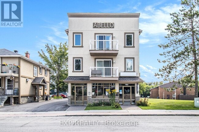 Photo - 2149 Laurier St