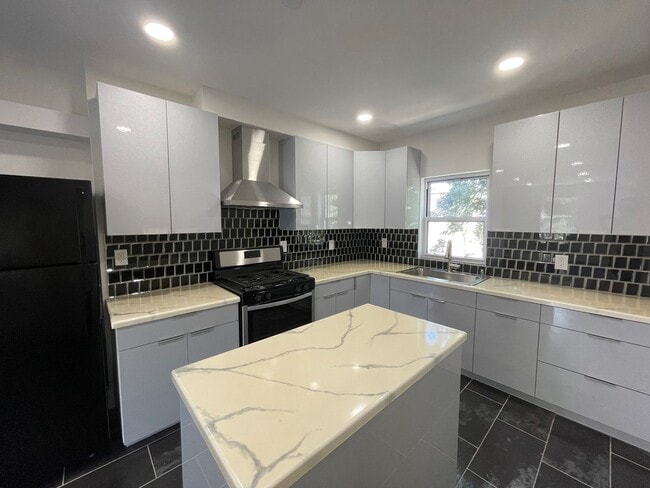 Photo - 57 Lander St Unit B