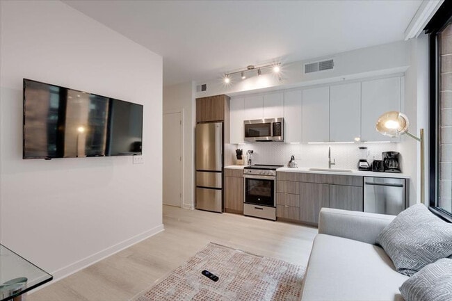 Building Photo - 1005 First St NE Unit ID1040218P Rental