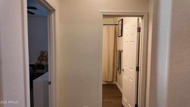Photo - 532 S 199th Dr