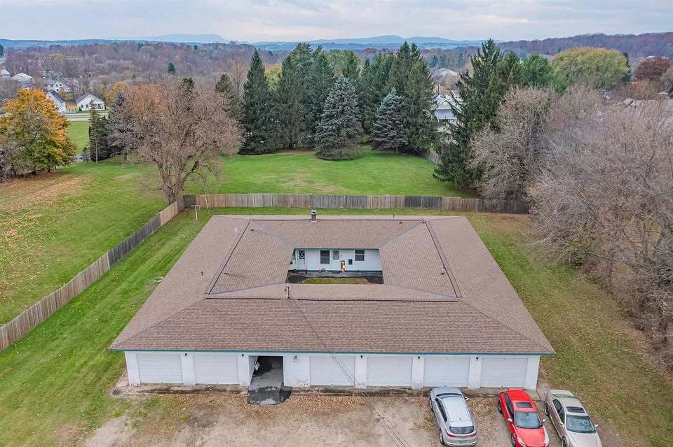 Photo - 40 Adirondack View