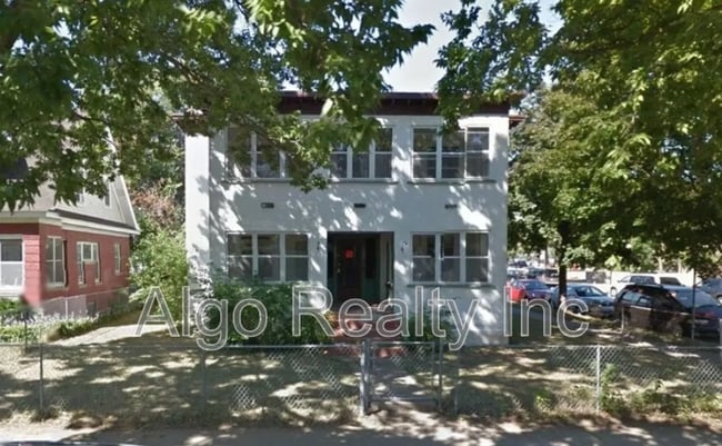 Building Photo - 3400 Elliot Ave