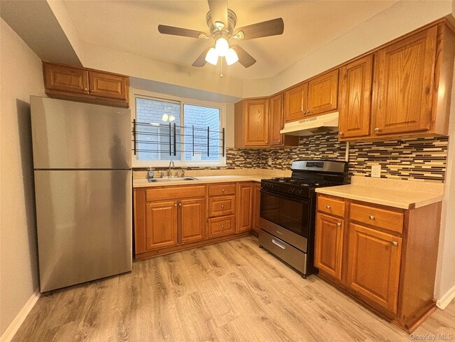 Photo - 742 E 58th St Unit Apt 1