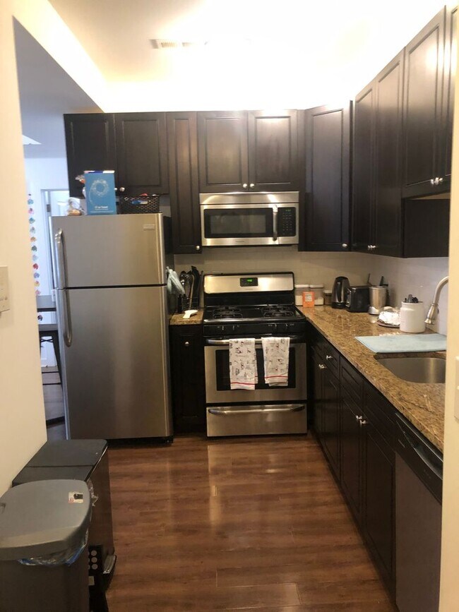Photo - 1536 N. Carlisle